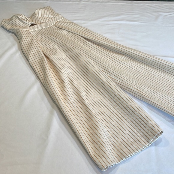 TOPSHOP Twist Bandeau Jumpsuit • Cut Out Front • Cropped Wide Leg • NWT • Size 2 - Picture 4 of 16